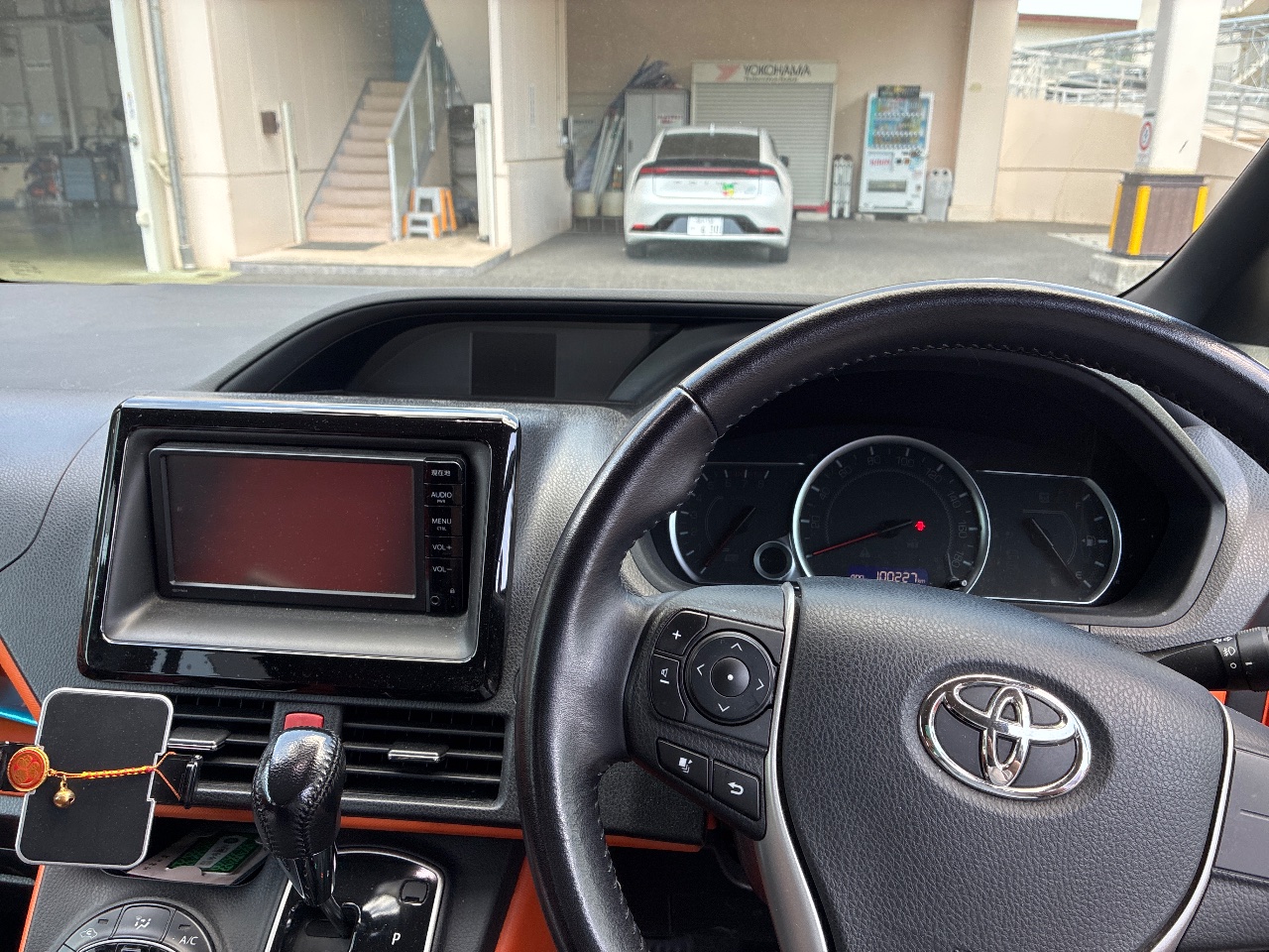トヨタ ヴォクシー ZS（2015年・10.1万km・ブルー系）の中古車情報