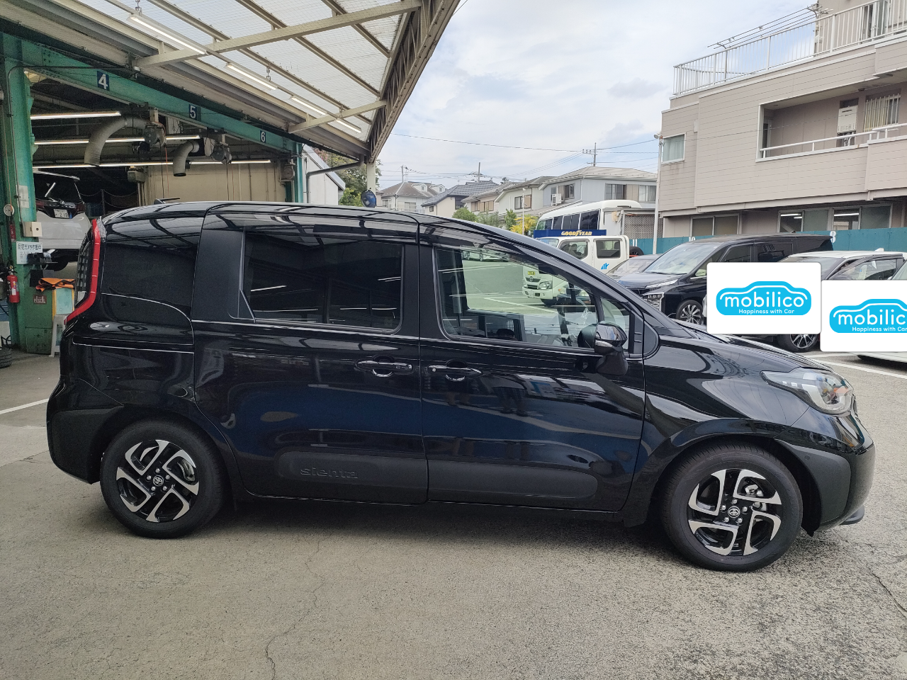 トヨタ シエンタ ハイブリッドZ（2025年・0.2万km・ブラック系）の中古