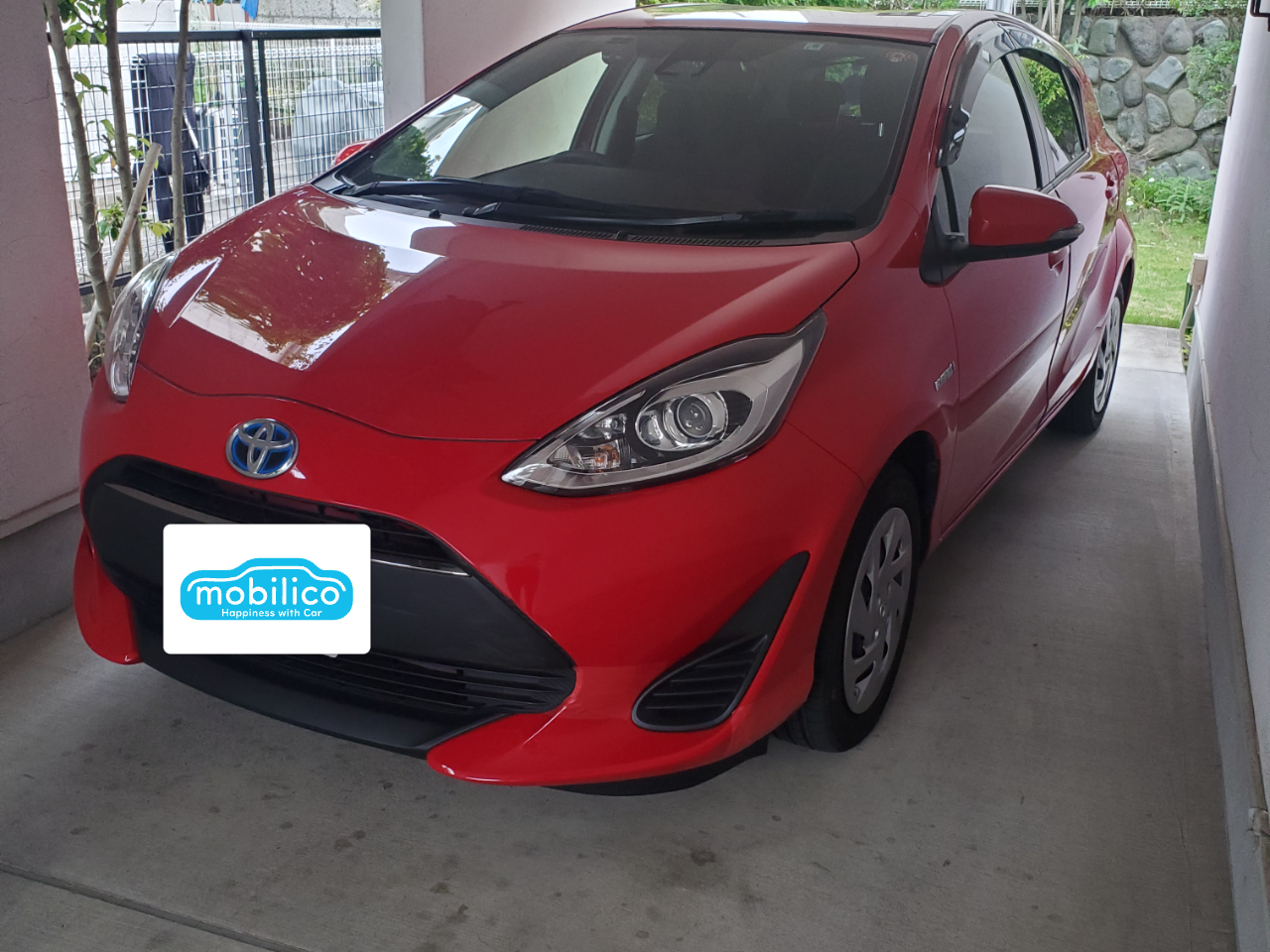 トヨタ アクア S（2017年・1.9万km・レッド系）の中古車情報 | 個人