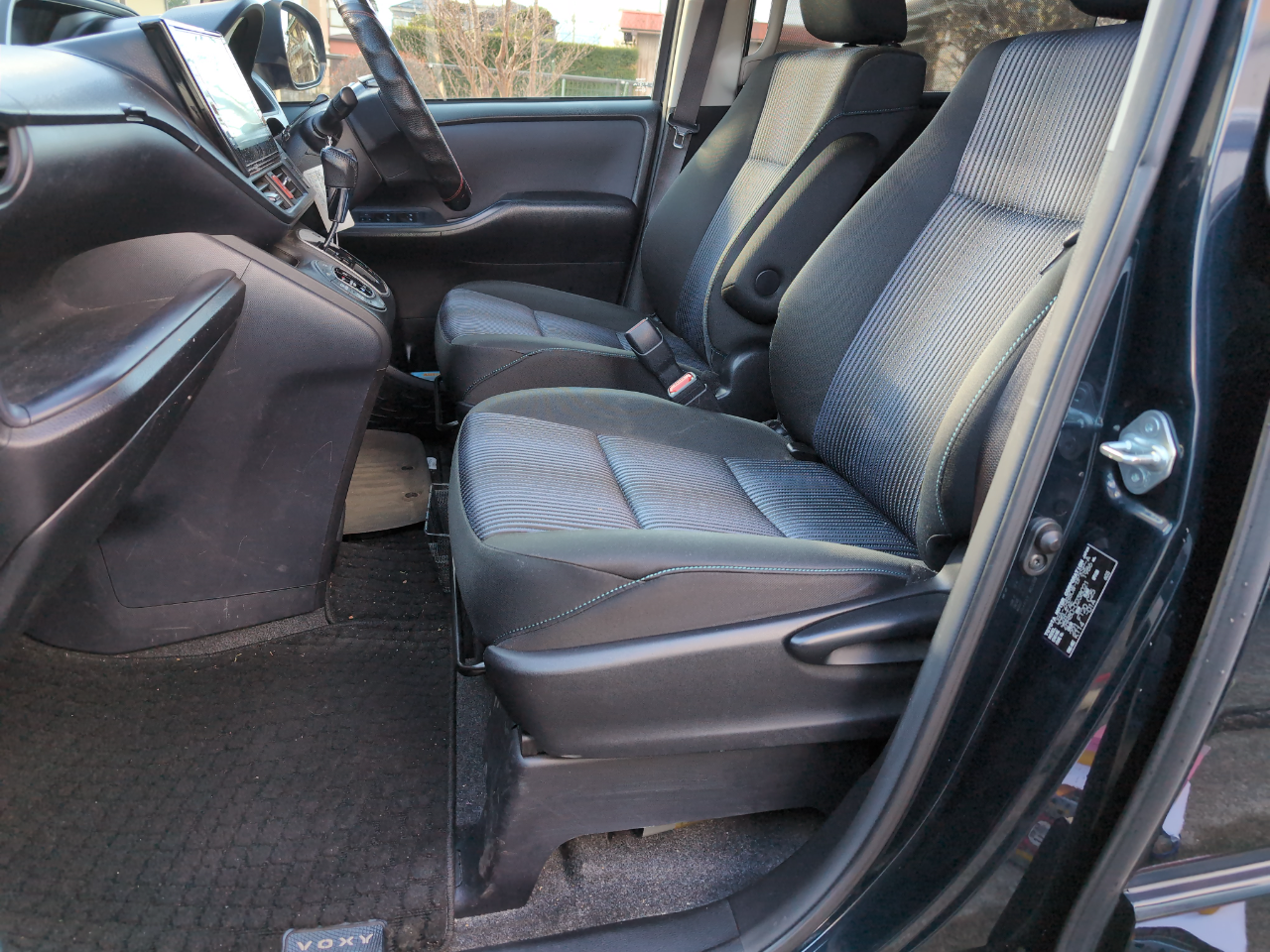 トヨタ ヴォクシー ZS 煌（2016年・7.9万km・ブラック系）の中古車情報