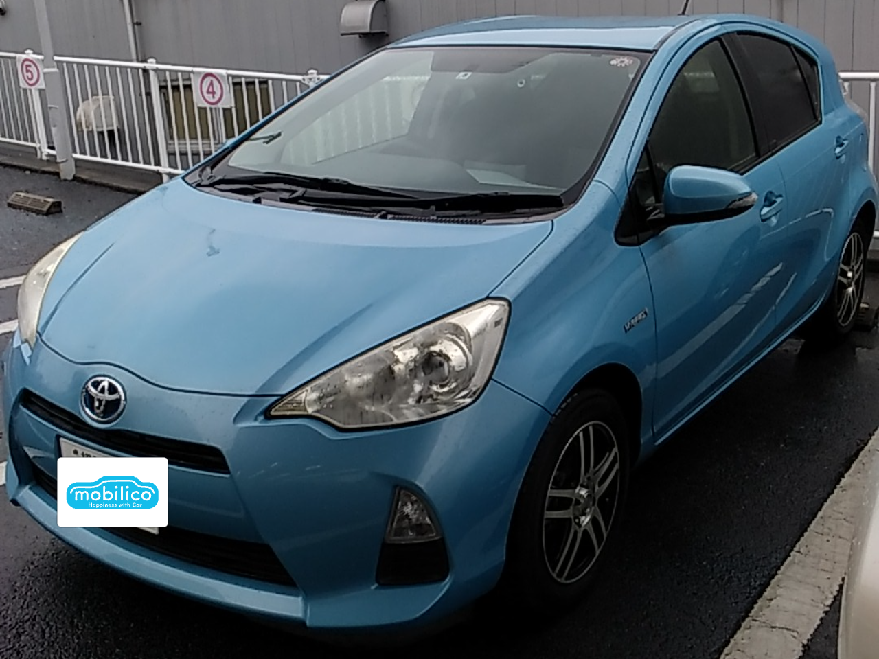トヨタ アクア ハイブリッド ライトブルー 2013年　56000km トヨタ アクア S（2013年・4.9万km・ブルー系）の中古車情報 | 個人