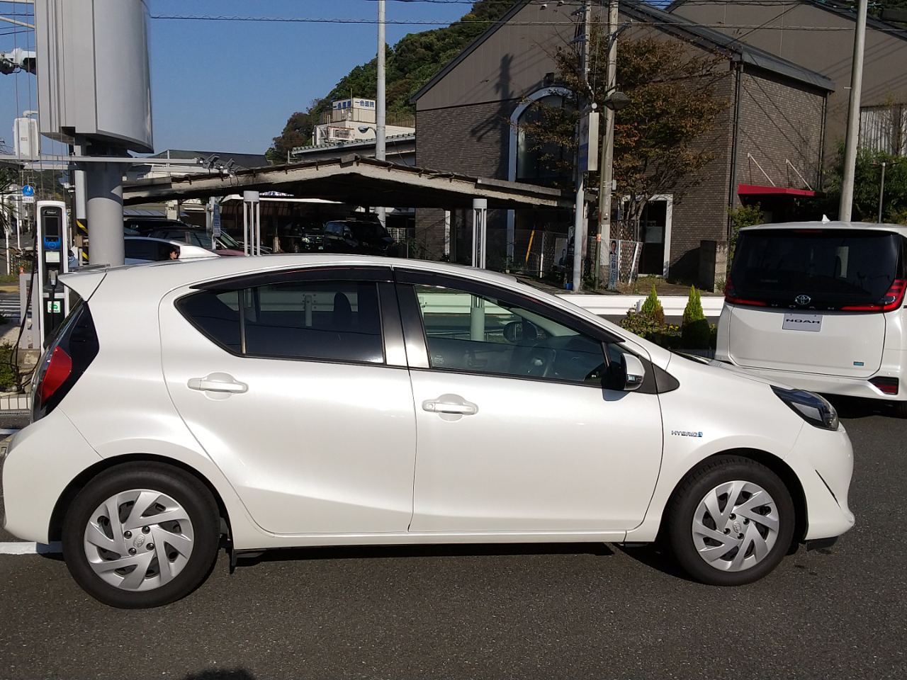 トヨタ アクア S（2018年・2.2万km・ホワイト系）の中古車情報