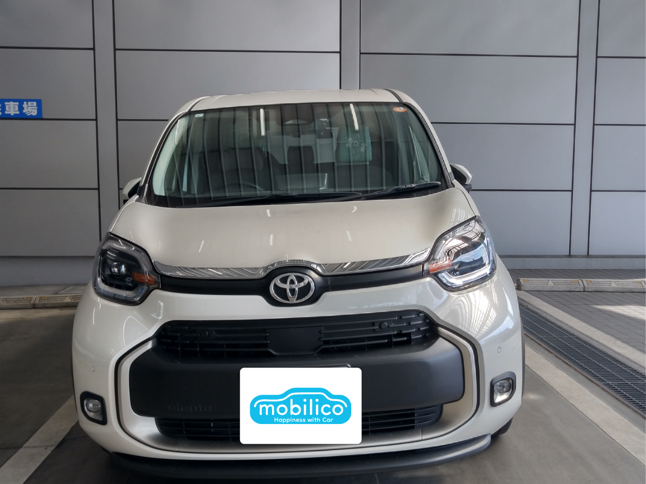 激安！2023年製4000キロ使用。ヤリス　シエンタ　等に。175/70/14 激安！2023年製4000キロ使用。ヤリス シエンタ 等に。175/70/14