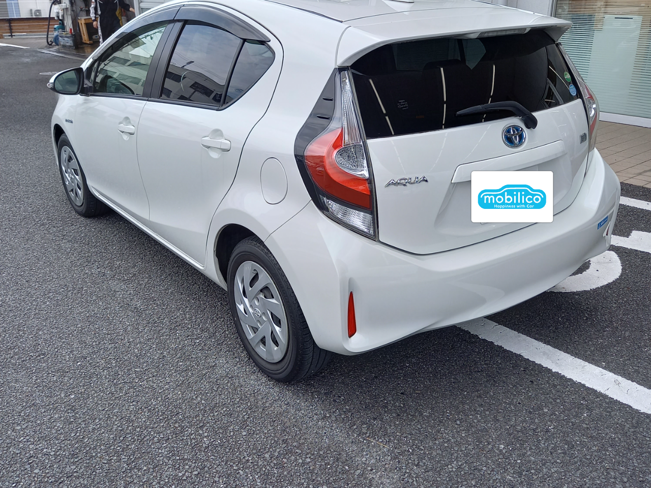 トヨタ アクア S（2017年・1.1万km・ホワイト系）の中古車情報 | 個人 