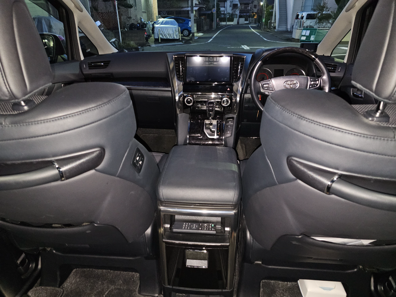 トヨタ アルファード 2.5S Cパッケージ（2019年・2.6万km・ホワイト系