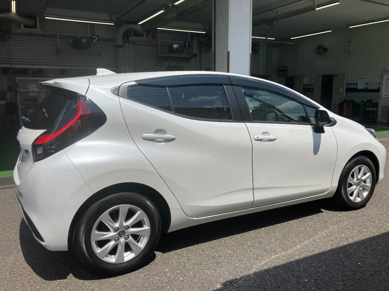 トヨタ アクア Z（2021年・3.4万km・ホワイト系）の中古車情報