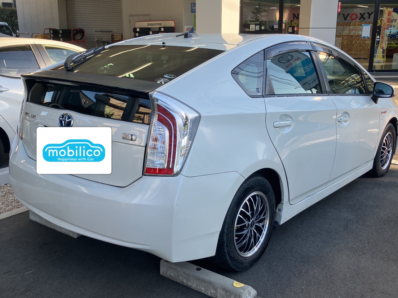 トヨタ プリウスS。2014 走行距離：56,000km。 トヨタ プリウス S（2014年・21.7万km・ホワイト系）の中古車情報