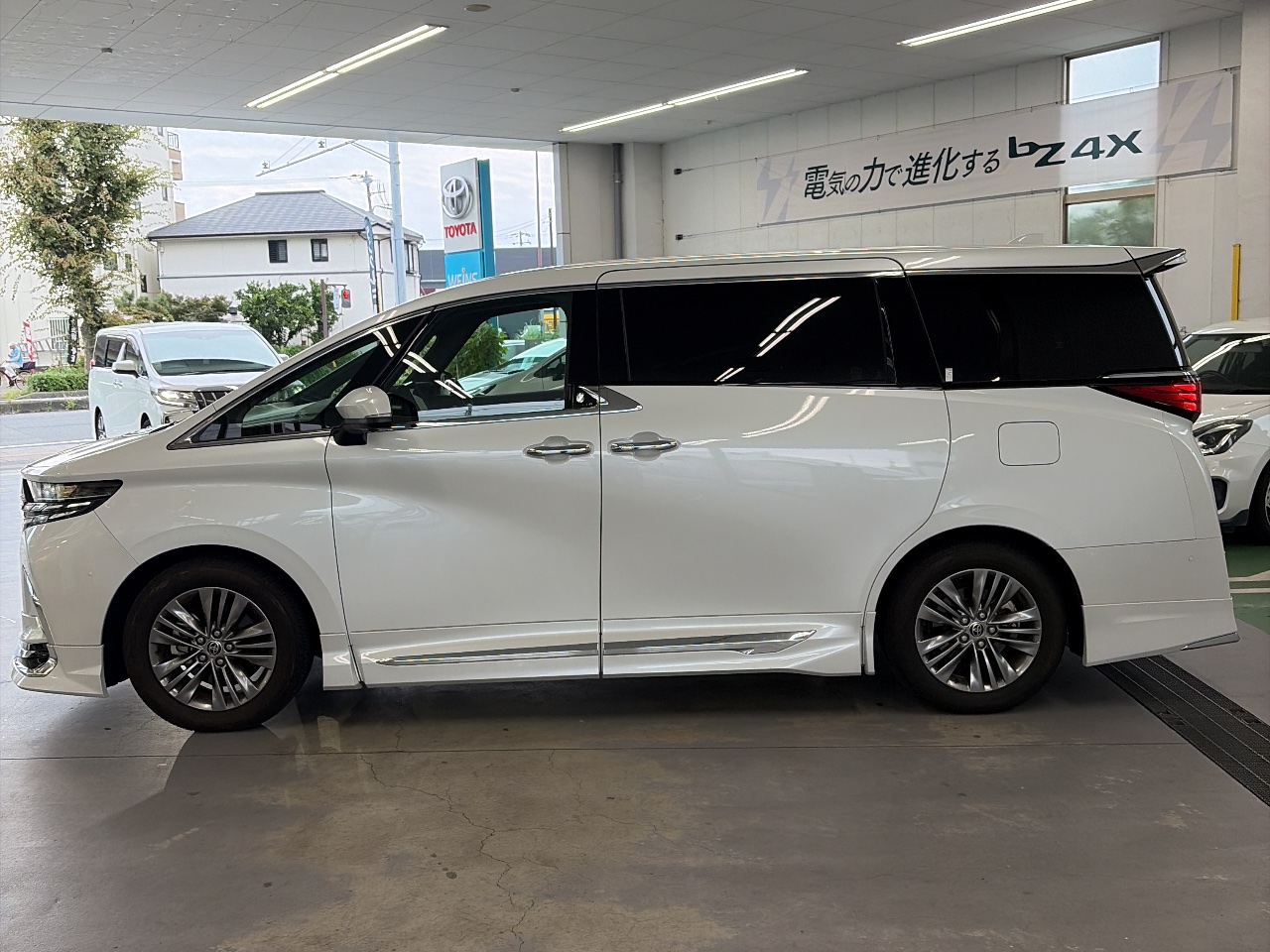 トヨタ アルファード Z（2024年・1.4万km・ホワイト系）の中古車情報