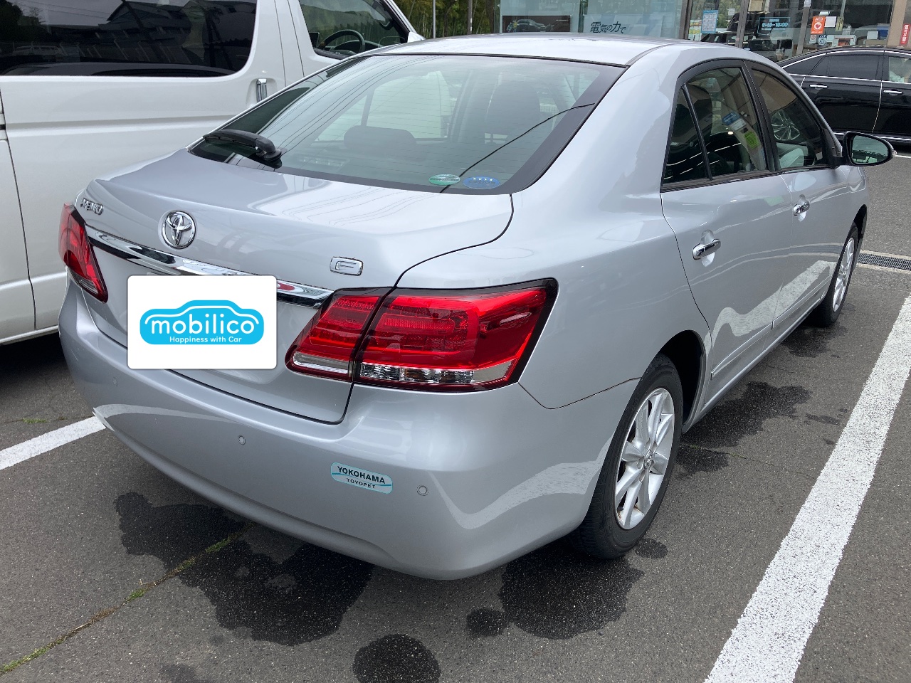 トヨタ プレミオ 1.5F Lパッケージ（2018年・1.7万km・シルバー系）の