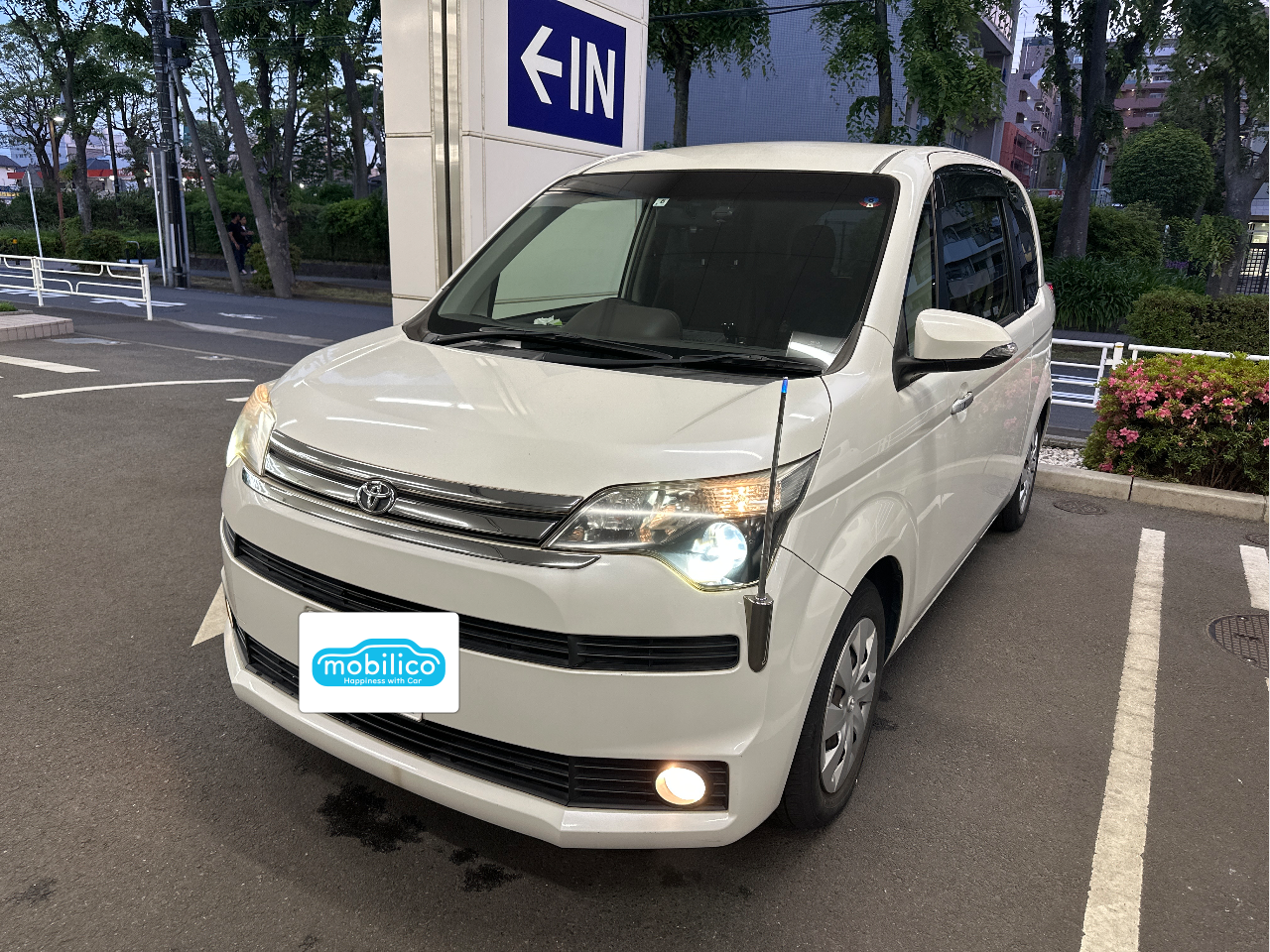トヨタ スペイド G（2013年・6.8万km・ホワイト系）の中古車情報 