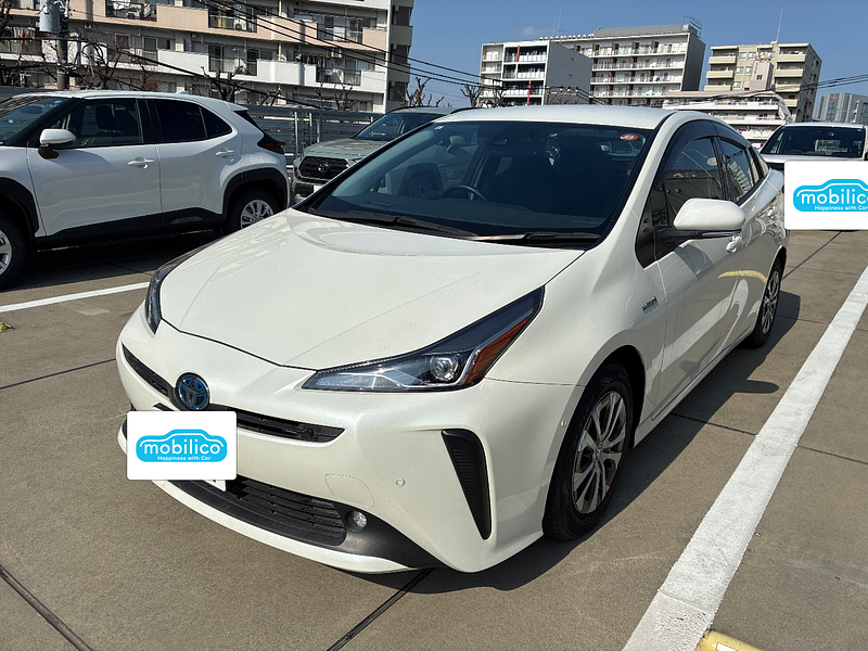 トヨタ プリウス A