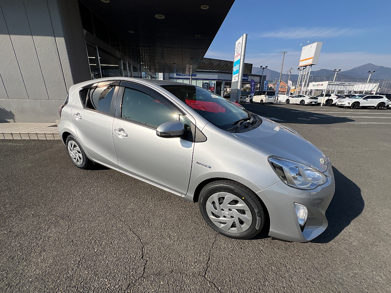 トヨタ アクア G