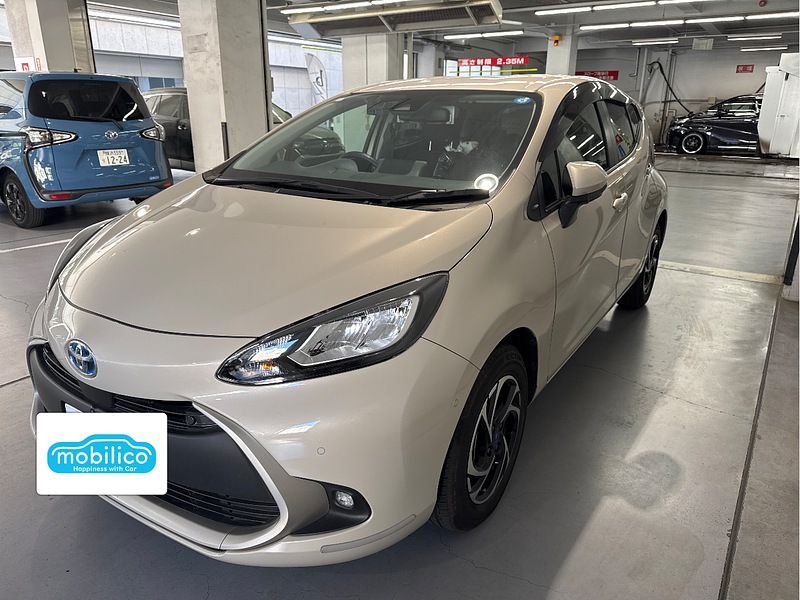 トヨタ アクア G