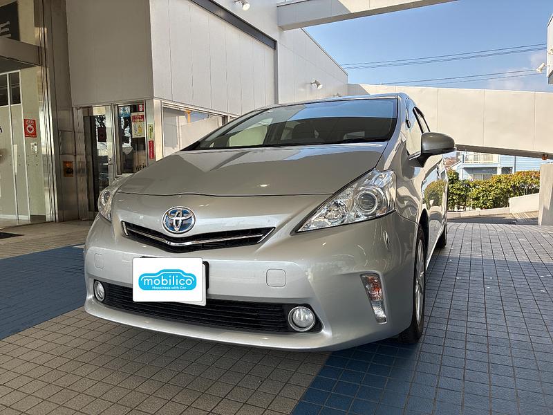 トヨタ プリウスα S