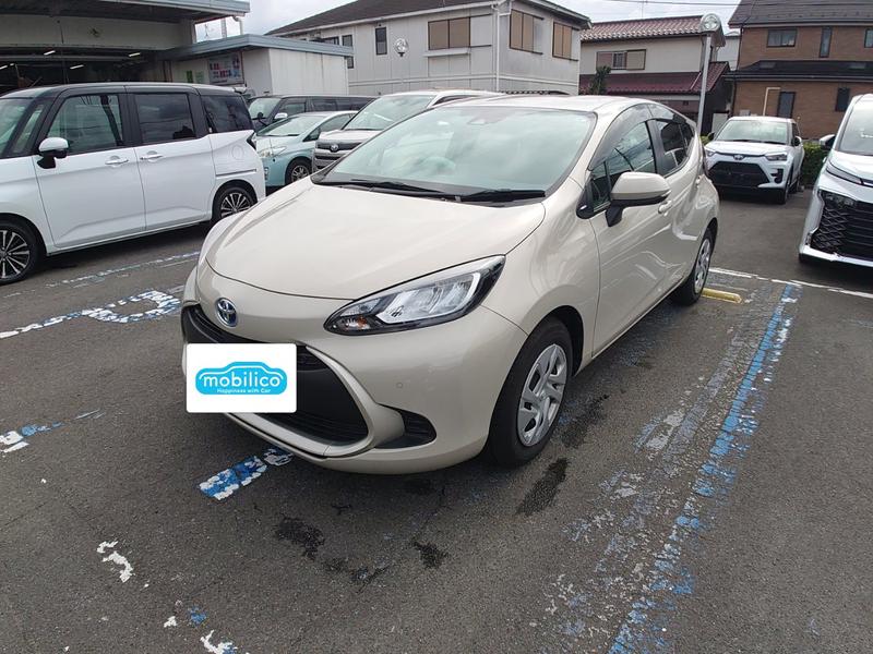 トヨタ アクア G