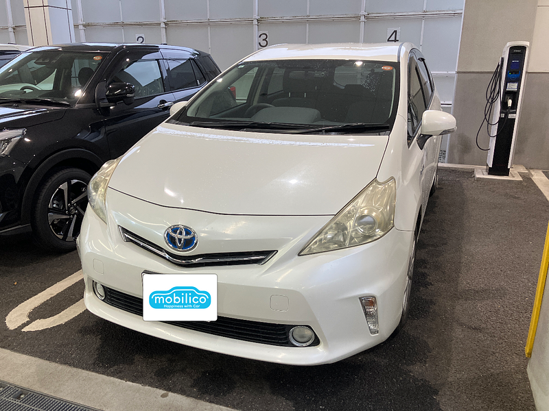 トヨタ プリウスα S