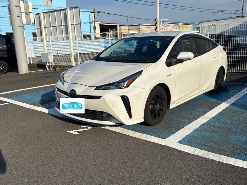 トヨタ プリウス A