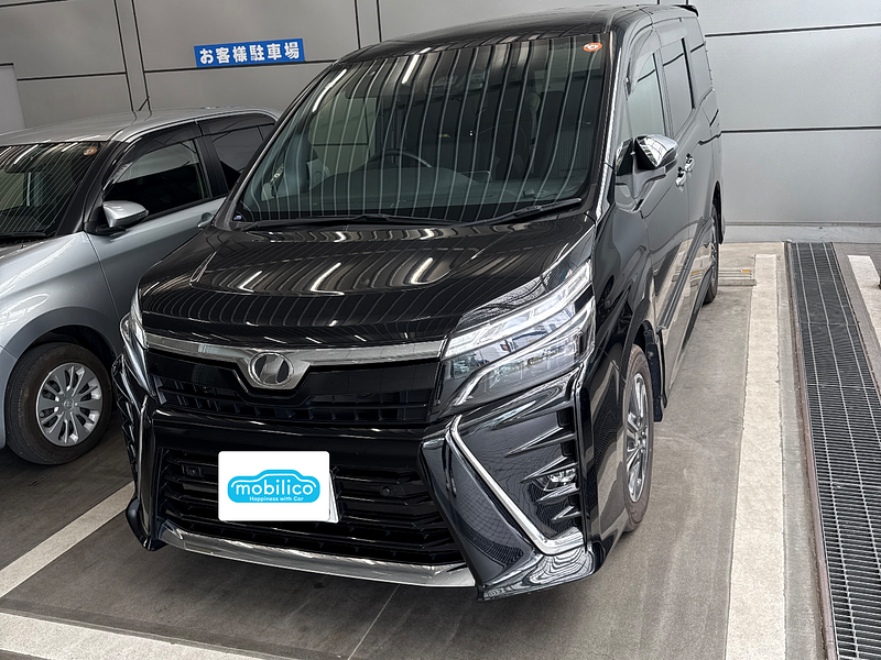 トヨタ ヴォクシー X（2016年・7.2万km・ブラック系）の中古車