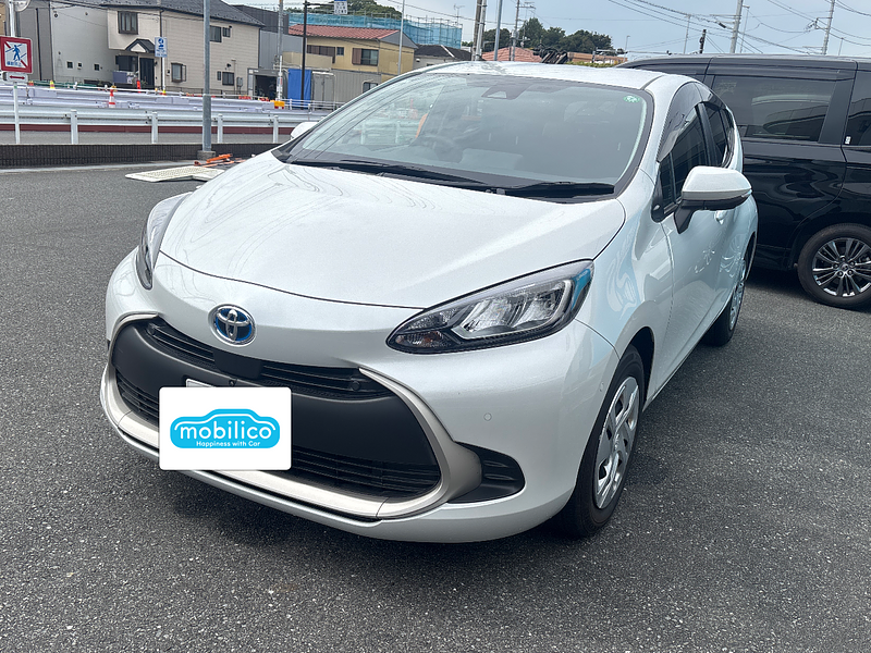 トヨタ アクア G