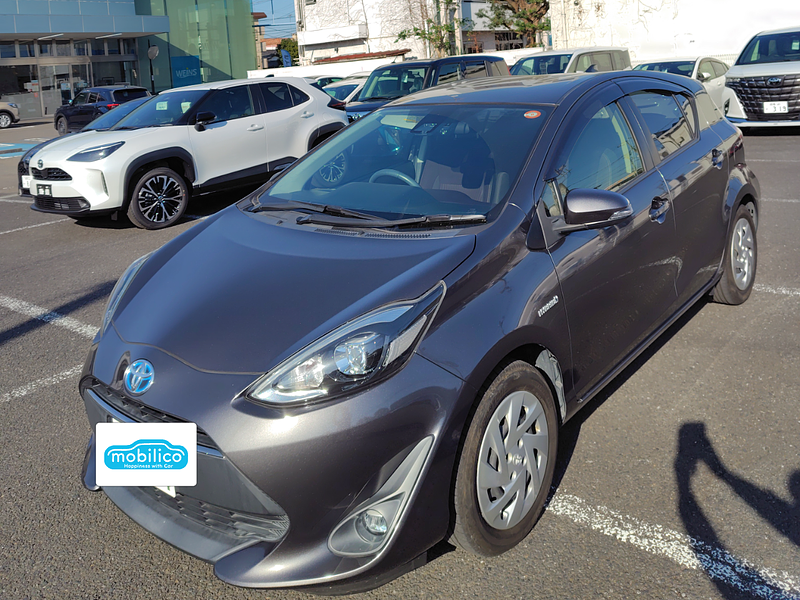 トヨタ アクア G