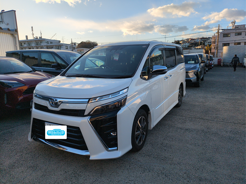 トヨタ ヴォクシー ZS 煌III