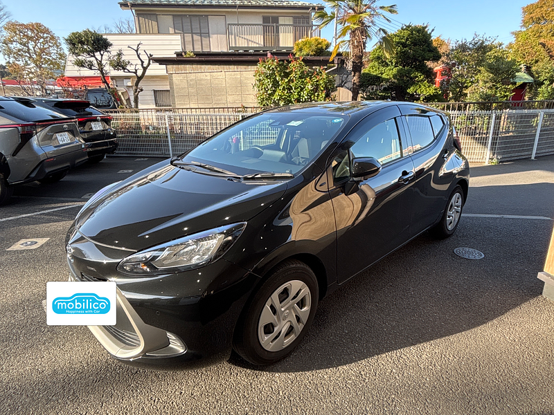 トヨタ アクア G