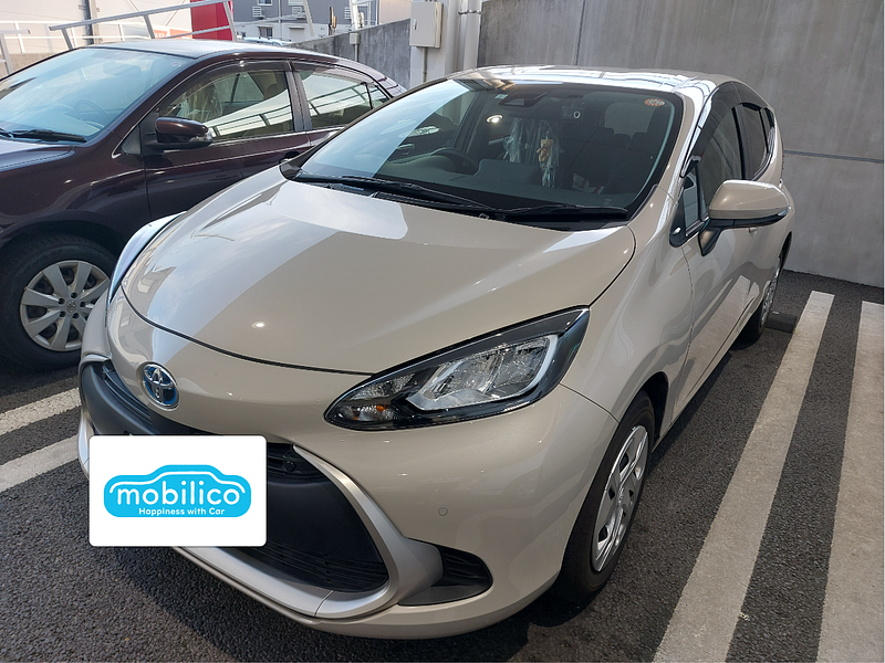 トヨタ アクア G