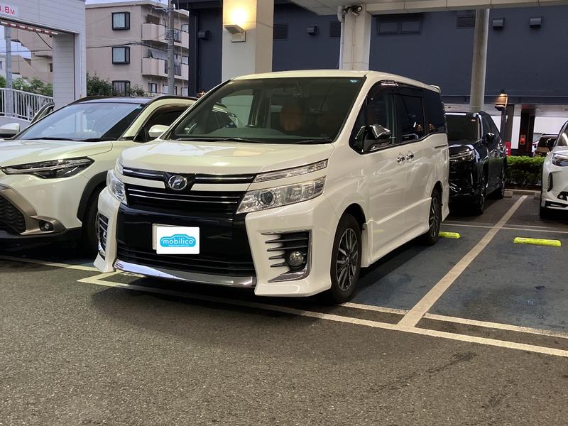 トヨタ ヴォクシー ZS 煌