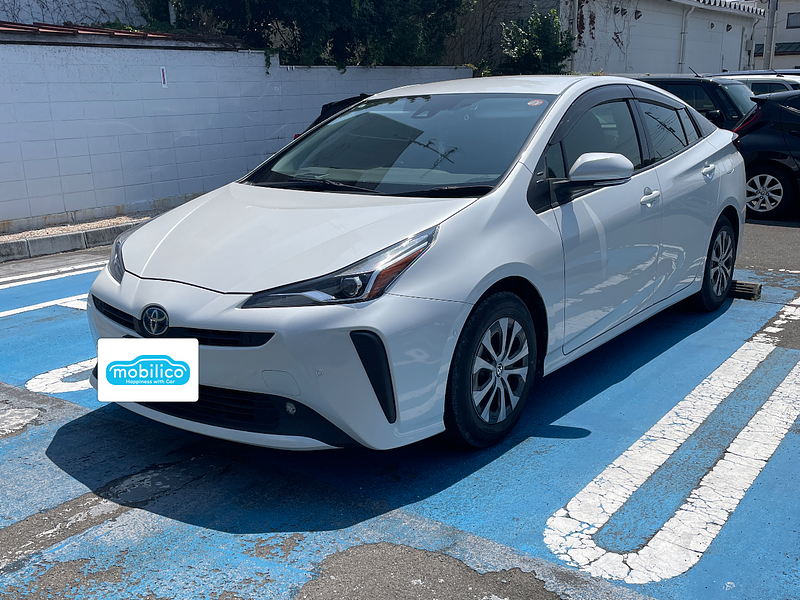 トヨタ プリウス A