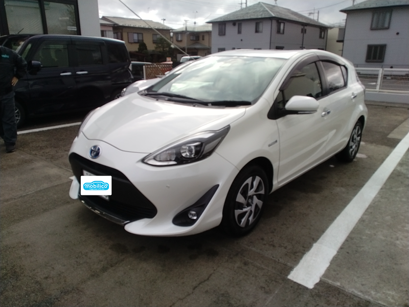 トヨタ アクア Sスタイルブラック