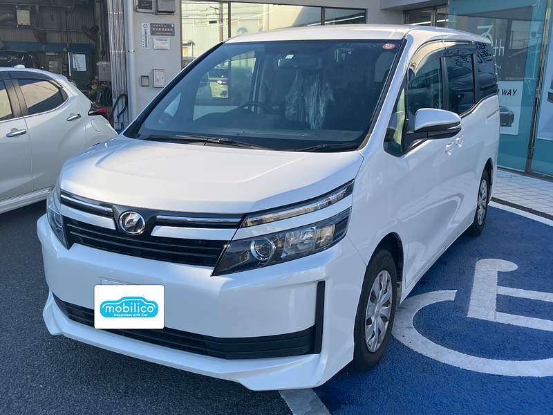 トヨタ ヴォクシー X