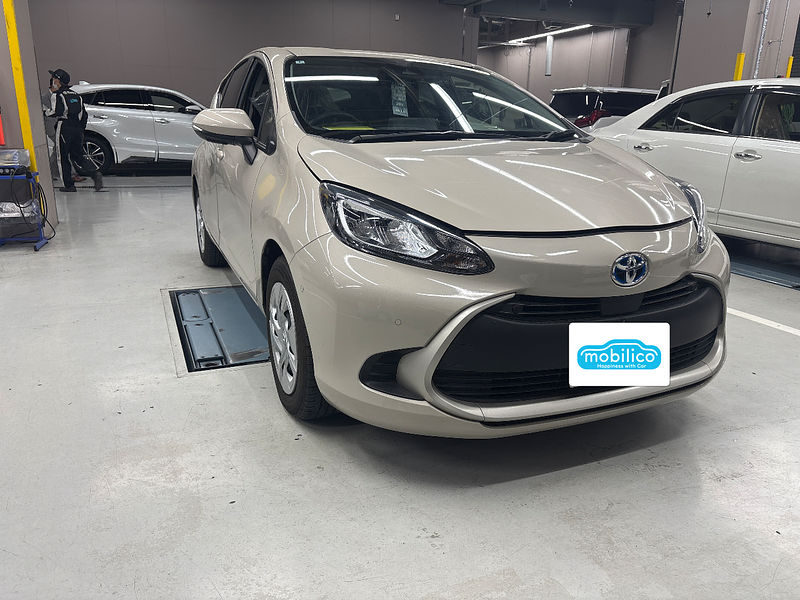 トヨタ アクア G