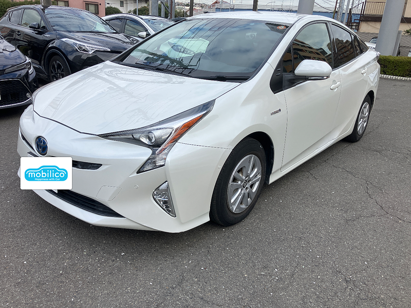 トヨタ プリウス Sセーフティプラス