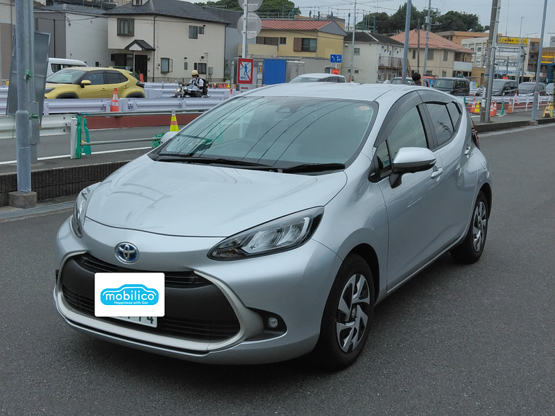 トヨタ アクア G