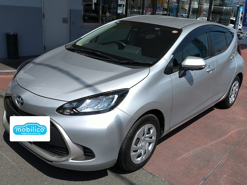 トヨタ アクア G