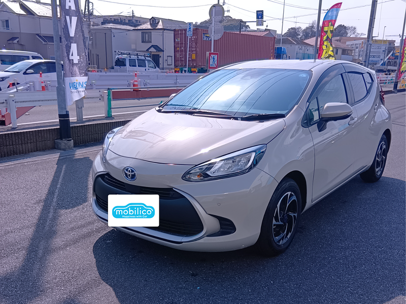 トヨタ アクア G