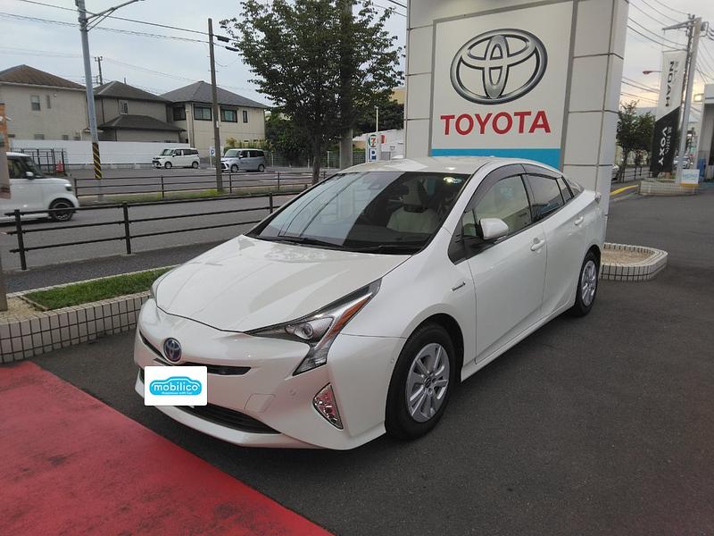 トヨタ プリウス Sセーフティプラス