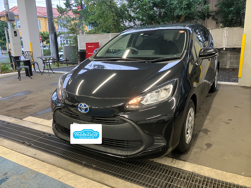 トヨタ アクア X