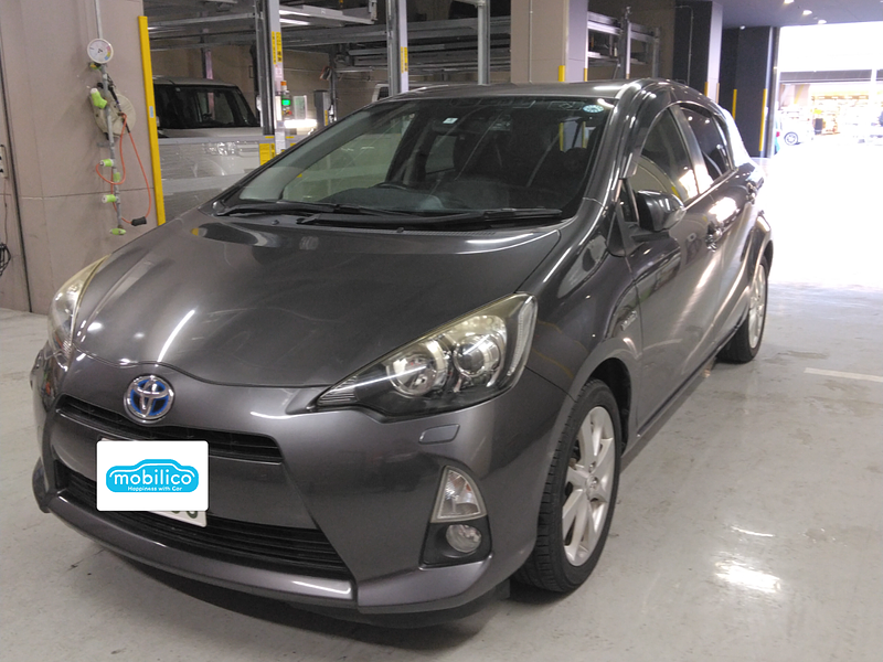 トヨタ アクア Gブラックソフトレザーセレクション