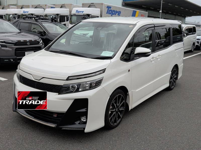 トヨタ ヴォクシー ZS GRスポーツ