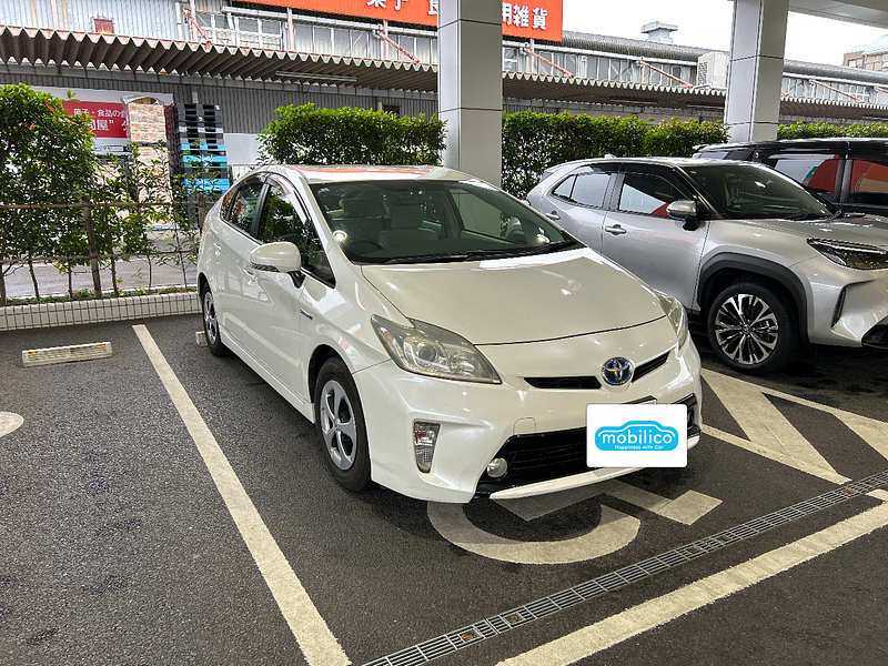 トヨタ プリウス S