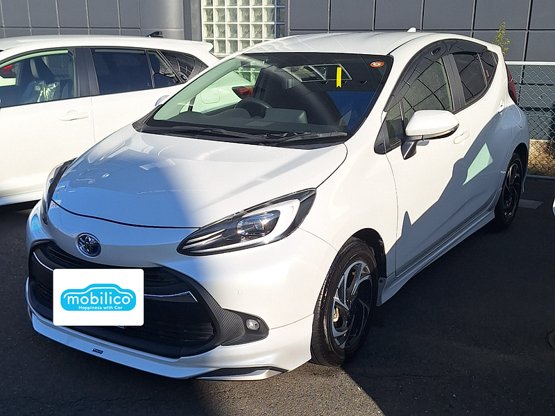 トヨタ アクア X