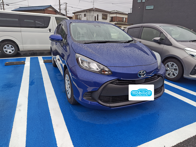 トヨタ アクア X